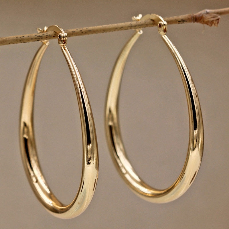 Geometric oval earrings